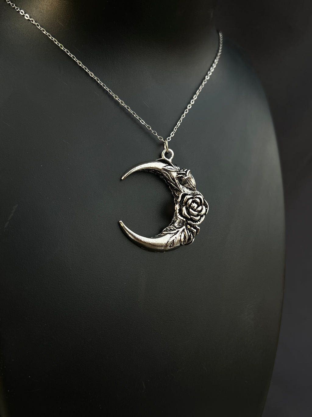 Rose Moon Chain